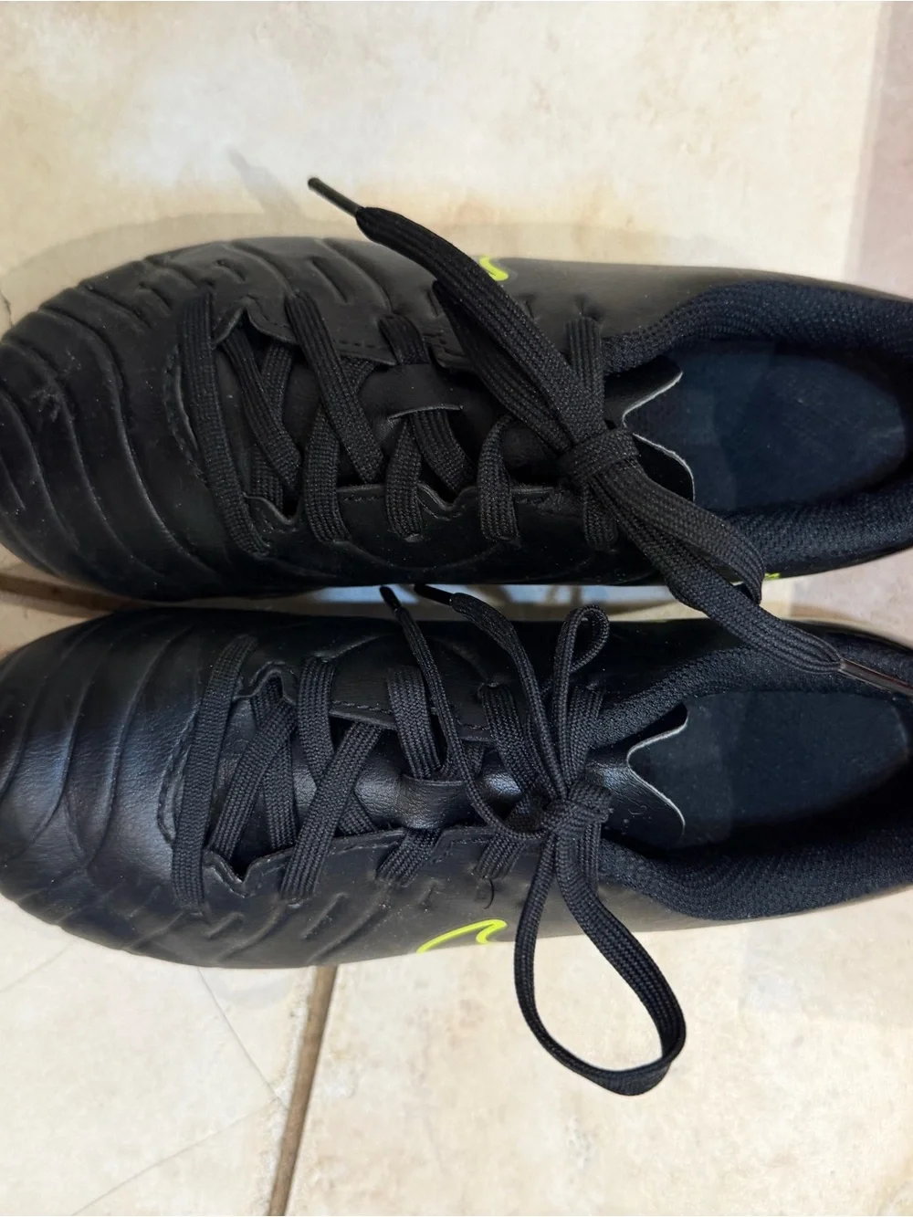 Nike Black Kids Athletic Lace-Up Soccer/Cleat Shoes